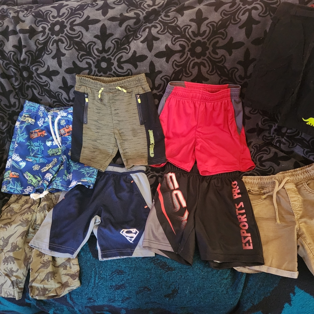9 pairs of boys size 4-5t shorts